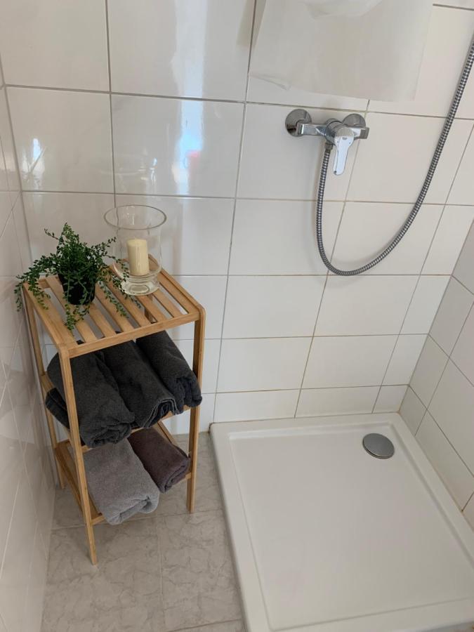 An Der Uniklinik, Apartment Mit Eigener Kueche Und Renoviertem Badezimmer, Zentrale Lage Hombourg Extérieur photo