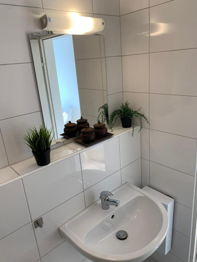 An Der Uniklinik, Apartment Mit Eigener Kueche Und Renoviertem Badezimmer, Zentrale Lage Hombourg Extérieur photo