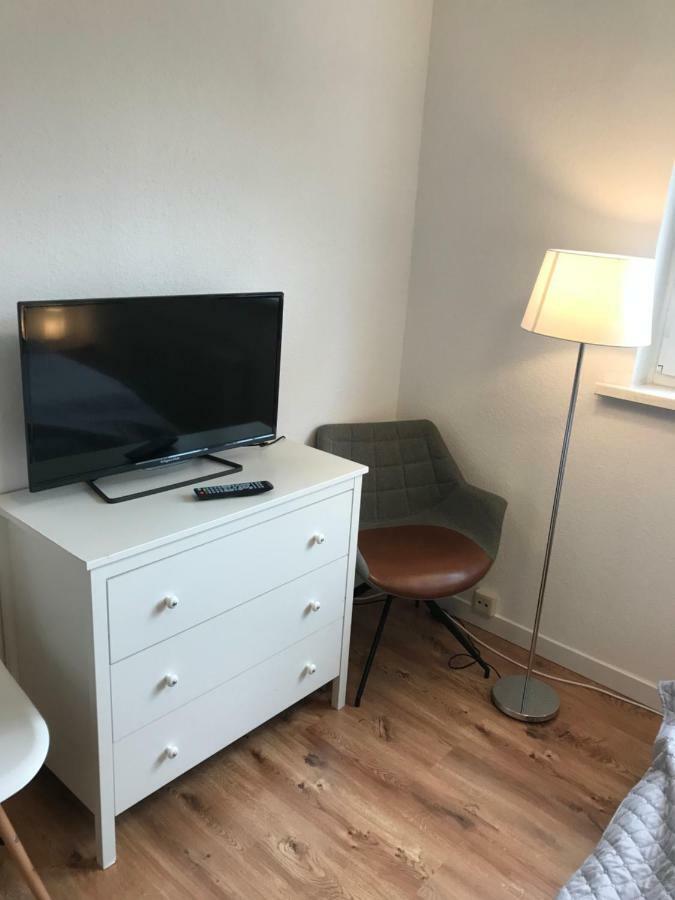 An Der Uniklinik, Apartment Mit Eigener Kueche Und Renoviertem Badezimmer, Zentrale Lage Hombourg Extérieur photo