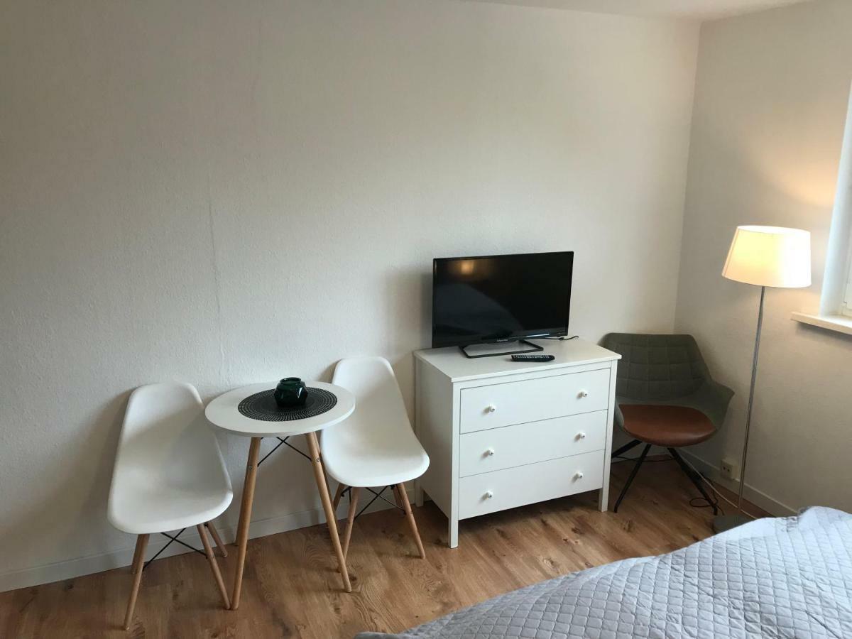 An Der Uniklinik, Apartment Mit Eigener Kueche Und Renoviertem Badezimmer, Zentrale Lage Hombourg Extérieur photo